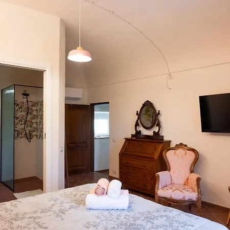 Acero Rosso 3* مونكالفو